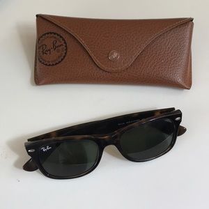 ‼️SOLD‼️Tortoise shell New Wayfarer Ray-Ban Sunglasses